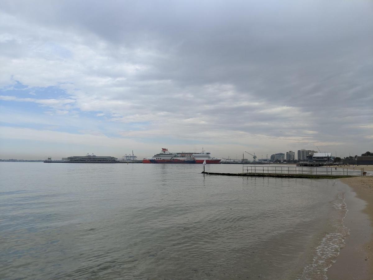 Staycentral - Spacious Seaviews Port Melbourne Exterior photo